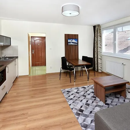 Aplend Julia טטרנסקה לומניקה