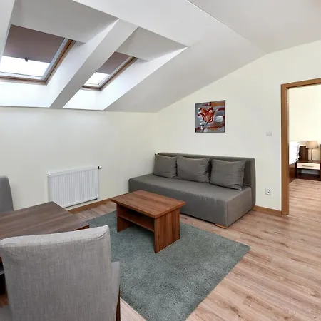 בית הארחה Aplend Julia 3*