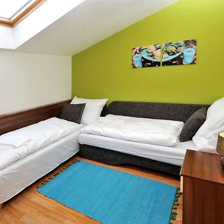 게스트하우스 Aplend Julia 3*