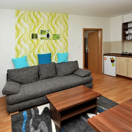 Aplend Julia בית הארחה טטרנסקה לומניקה