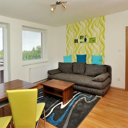 Aplend Julia בית הארחה