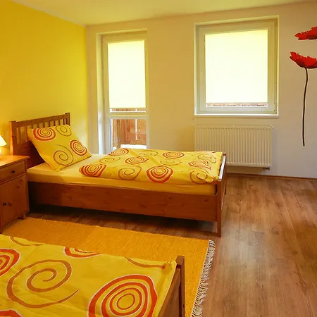 Aplend Julia בית הארחה